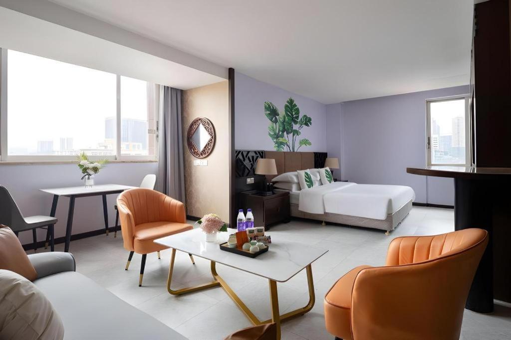 Wings Hotel Canton Extérieur photo