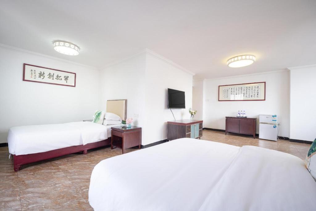 Wings Hotel Canton Extérieur photo