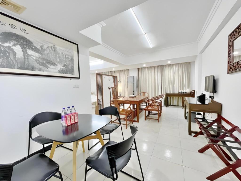 Wings Hotel Canton Extérieur photo