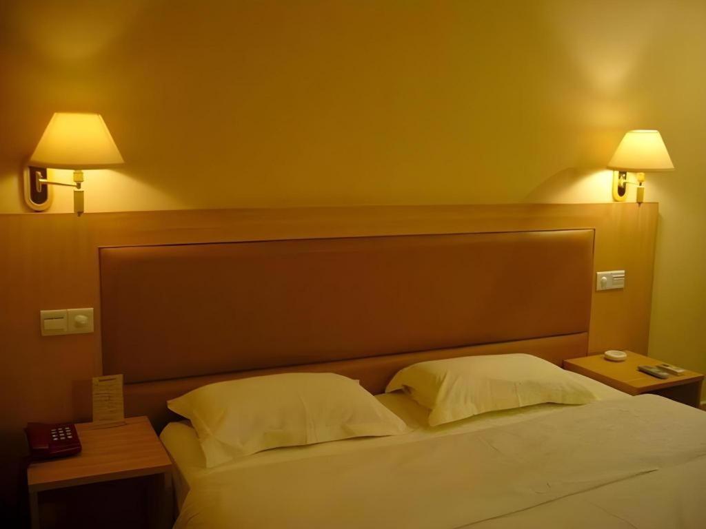 Wings Hotel Canton Extérieur photo